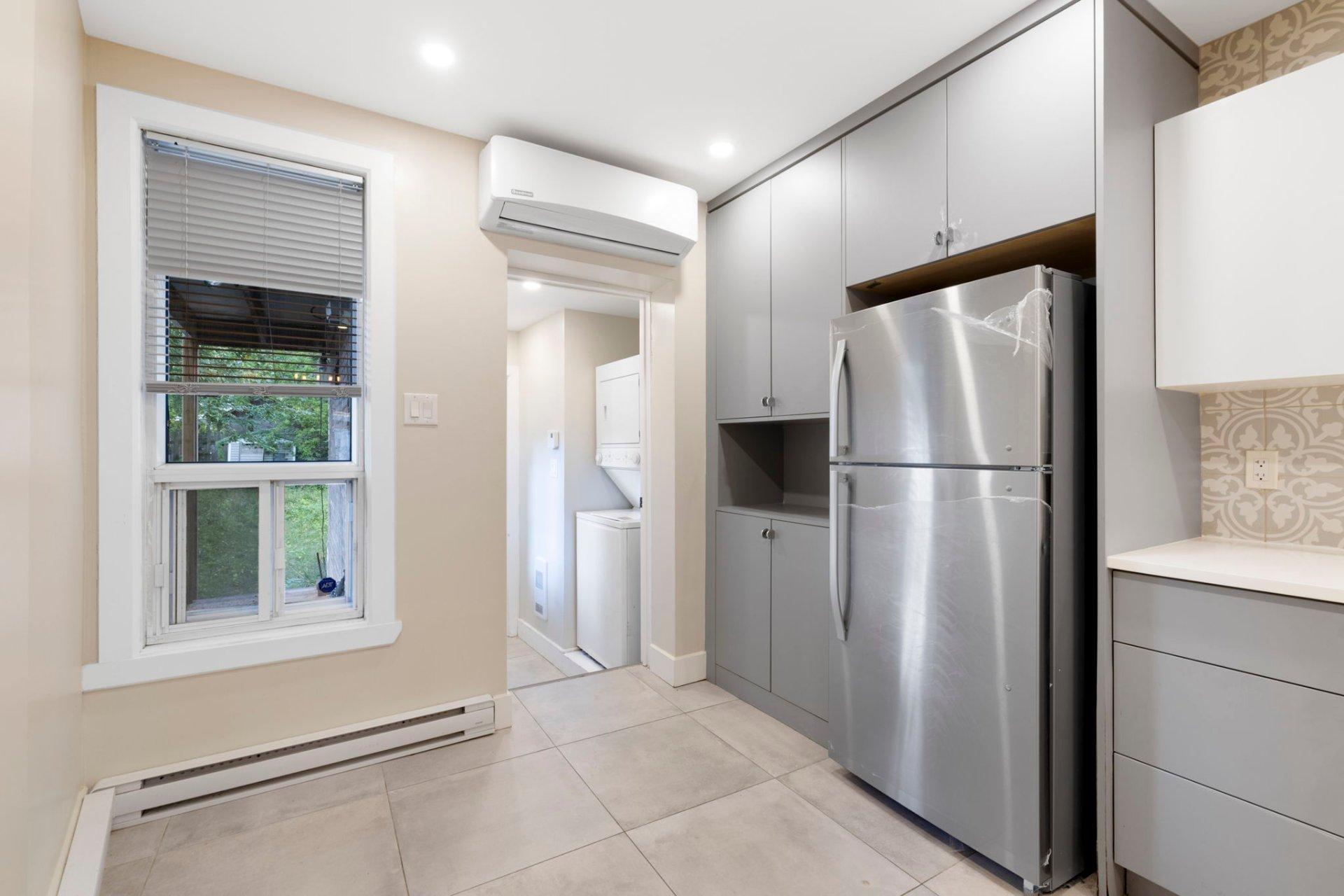 









2325

 - 2329


Av. Madison

,
Montréal (Côte-des-Neiges/Notre-Dame-de-Grâce),




QC
H4B2T5

