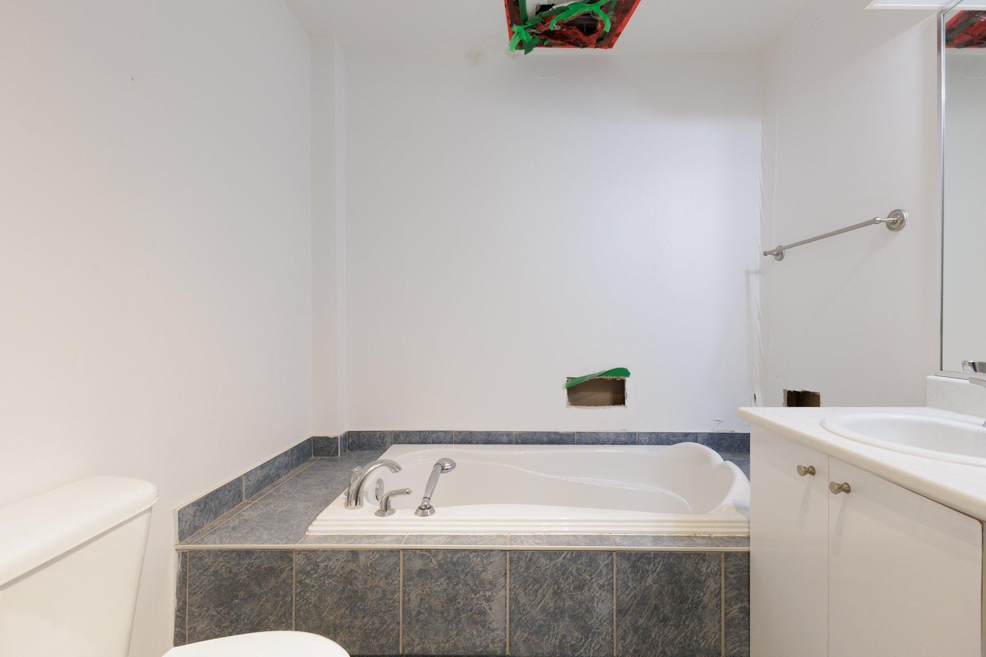









8831


Rue Hochelaga

, 205,
Montréal (Mercier/Hochelaga-Maisonneuve),




QC
H1L2N3

