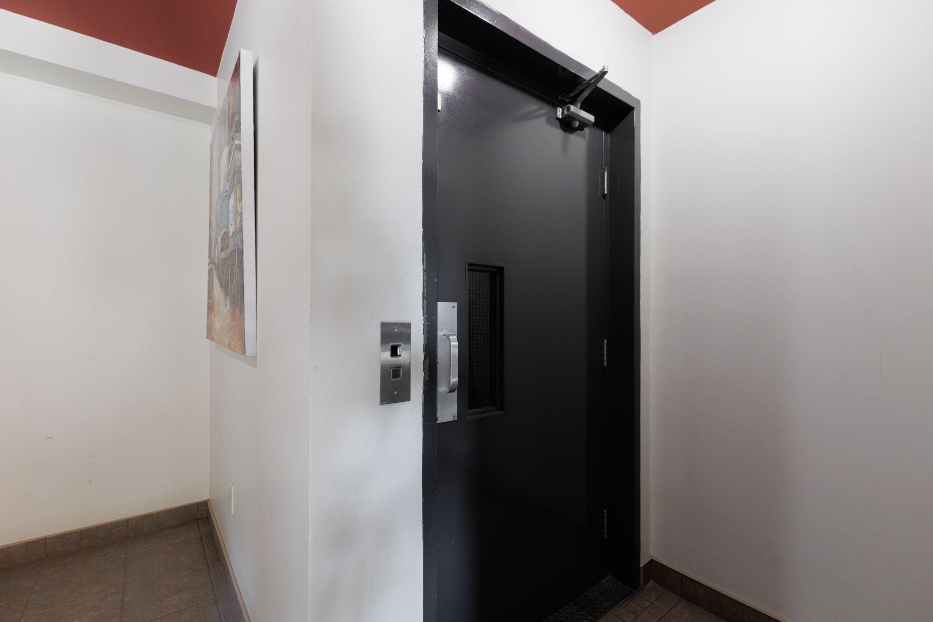 









8831


Rue Hochelaga

, 205,
Montréal (Mercier/Hochelaga-Maisonneuve),




QC
H1L2N3

