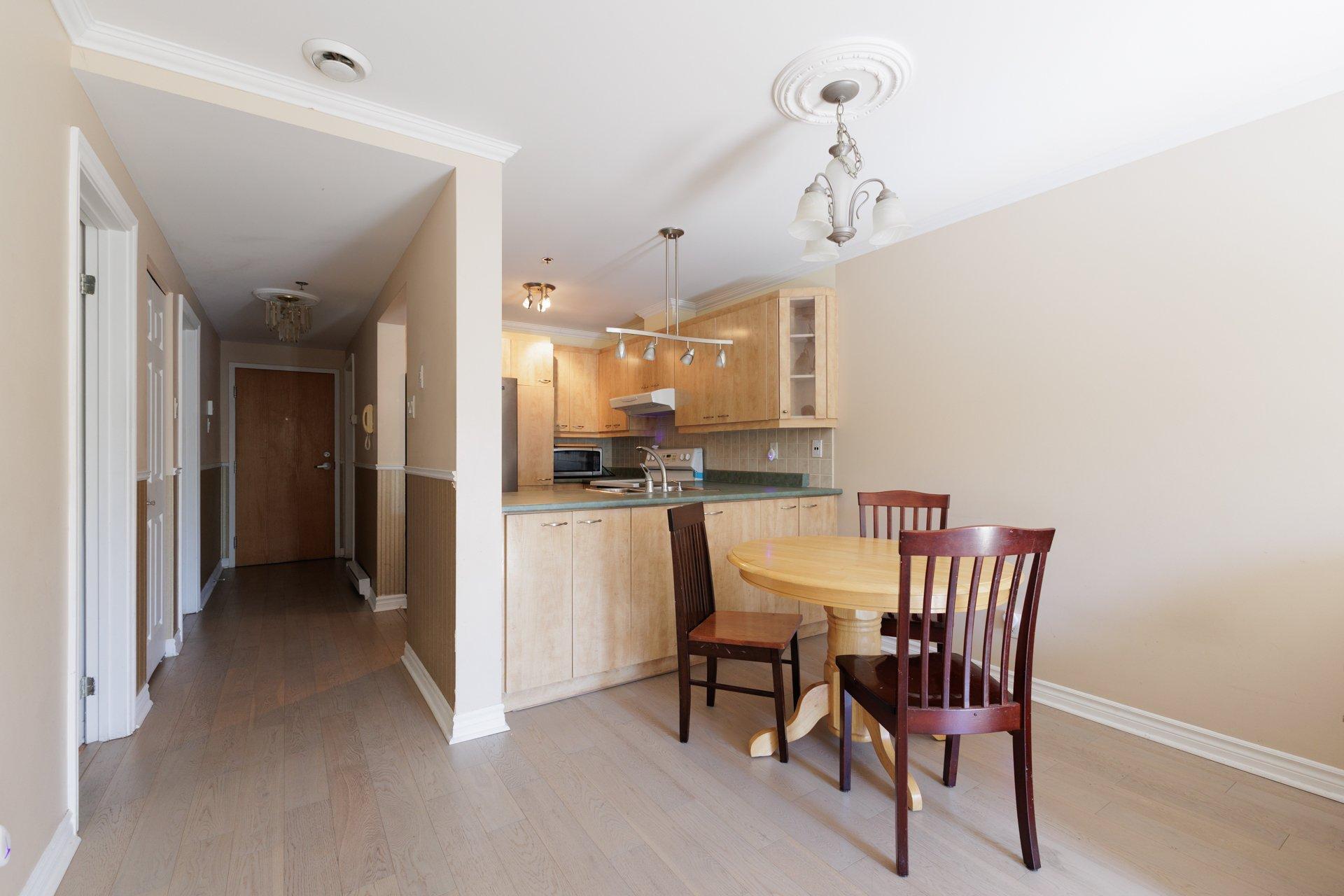 









8831


Rue Hochelaga

, 205,
Montréal (Mercier/Hochelaga-Maisonneuve),




QC
H1L2N3

