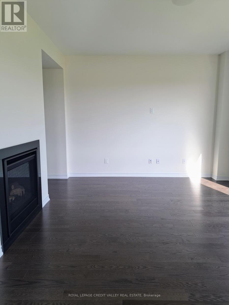 












27 HENDERSON STREET

,
Essa,




Ontario
L3W0A9

