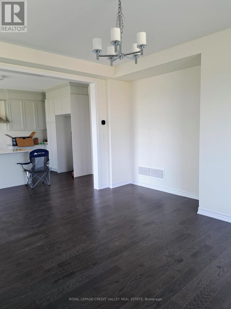 












27 HENDERSON STREET

,
Essa,




Ontario
L3W0A9

