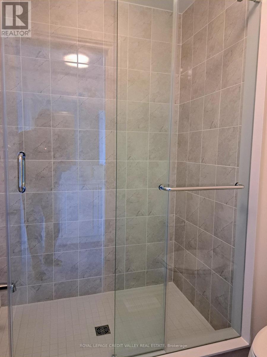 












27 HENDERSON STREET

,
Essa,




Ontario
L3W0A9

