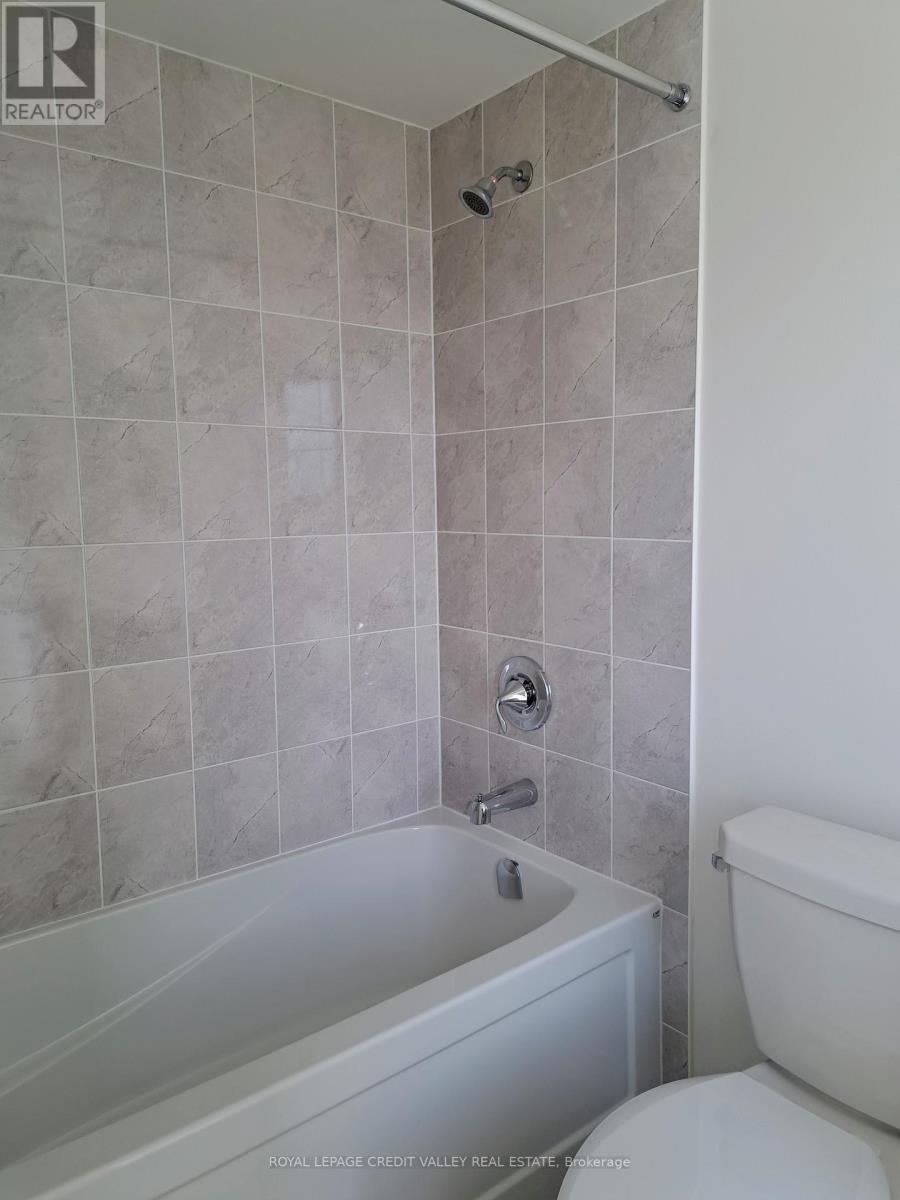 












27 HENDERSON STREET

,
Essa,




Ontario
L3W0A9

