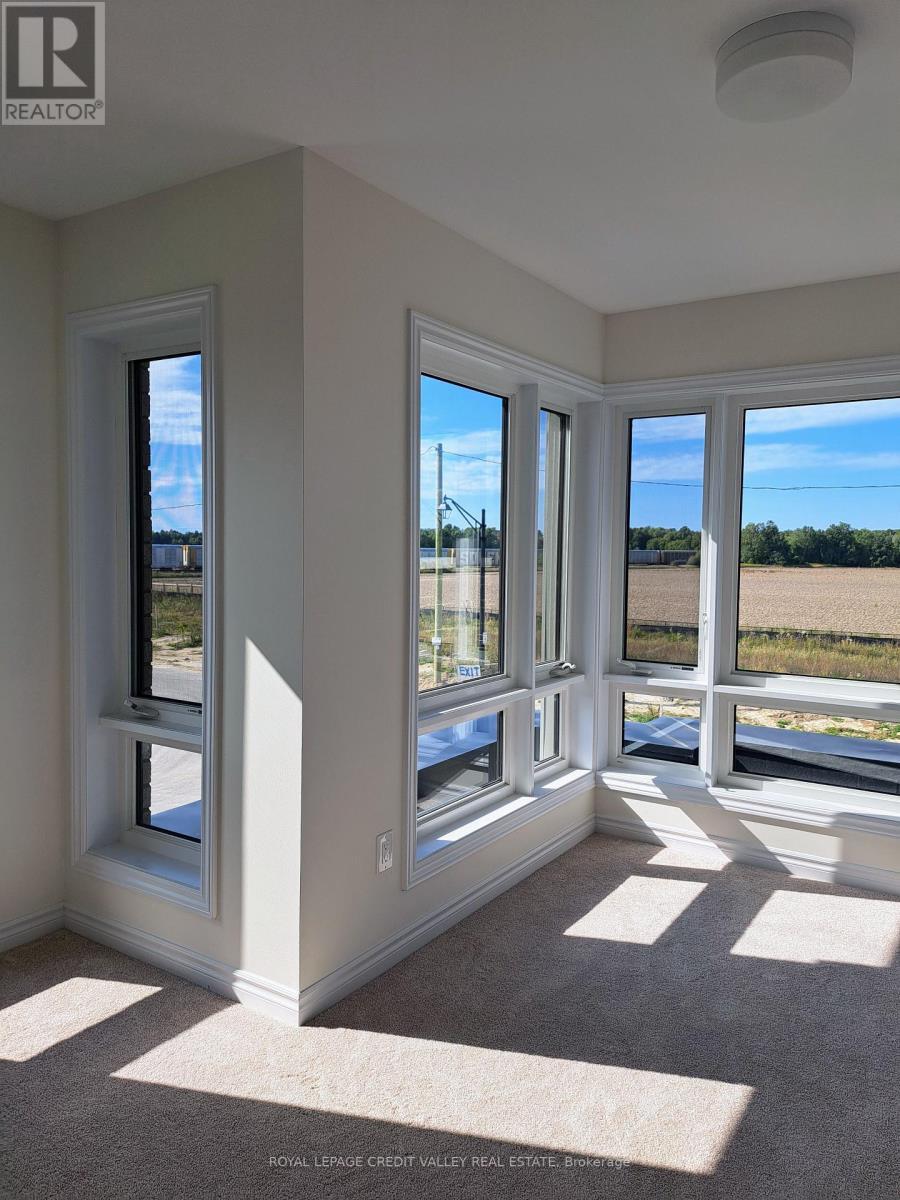 












27 HENDERSON STREET

,
Essa,




Ontario
L3W0A9

