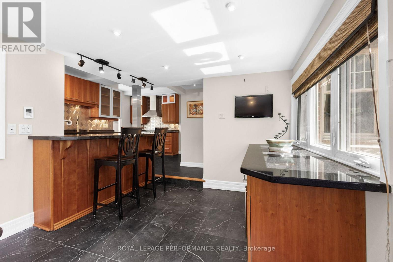 












345 THIRD AVENUE

,
Ottawa,




Ontario
K1S2K4

