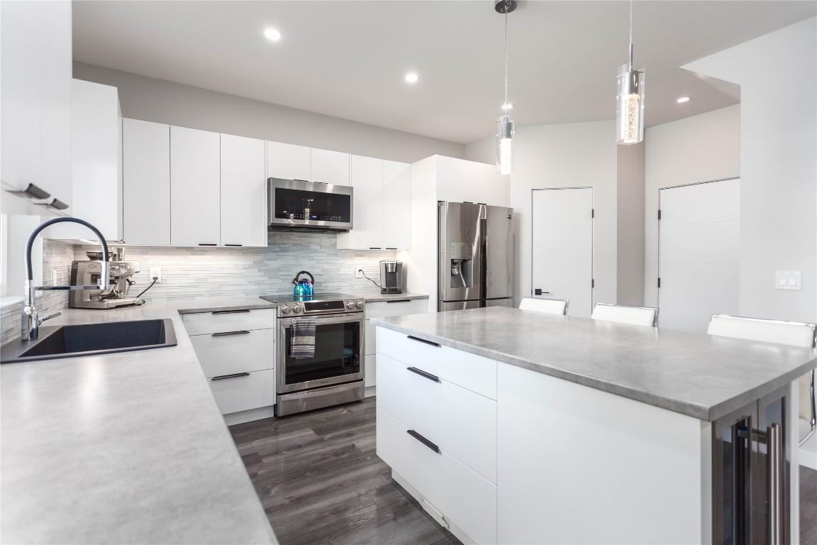 









2253


Shuswap

Avenue,
Lumby,




BC
V0E 2G0

