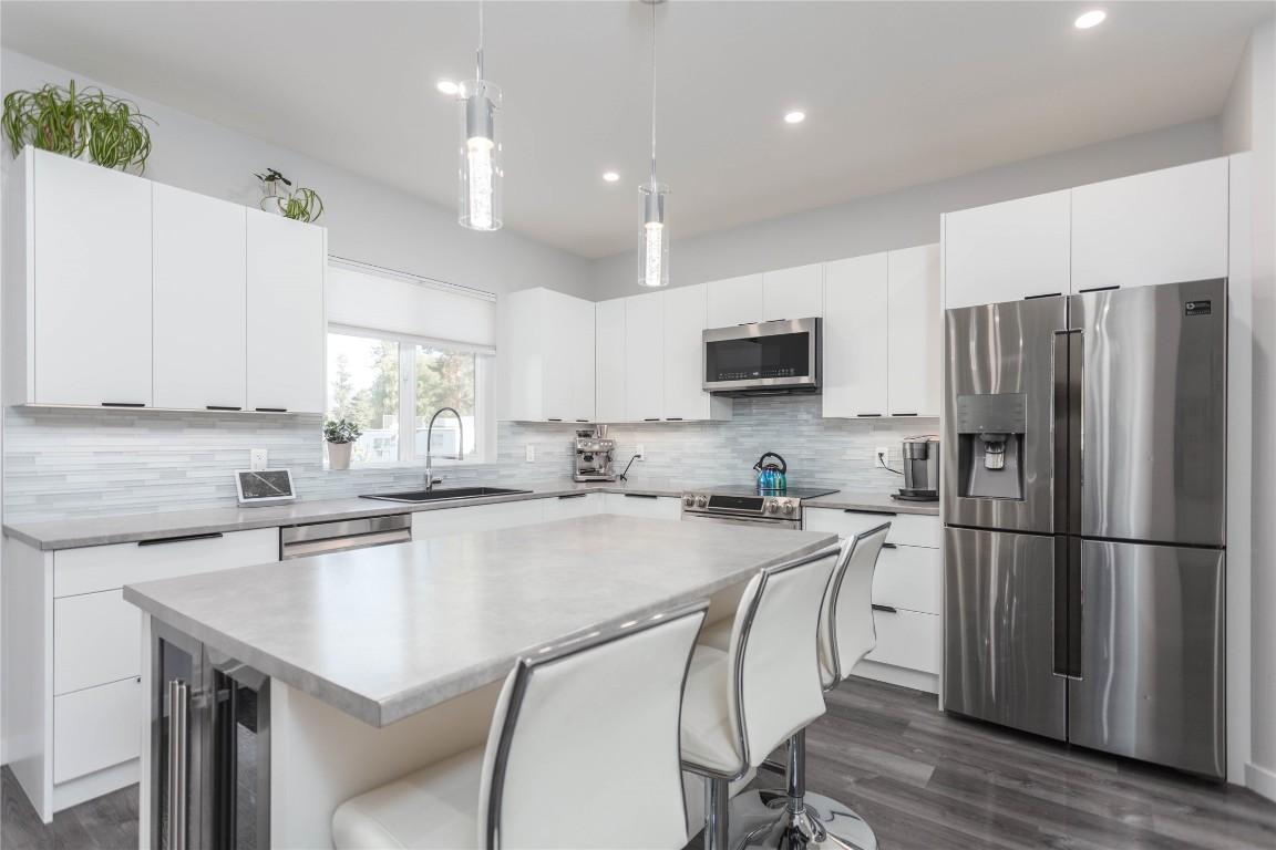 









2253


Shuswap

Avenue,
Lumby,




BC
V0E 2G0

