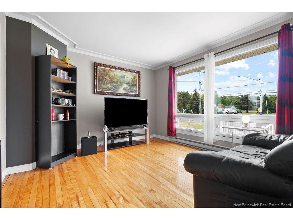 









627


Rue Principale

,
Pointe-Verte,




NB
E8J 2P7

