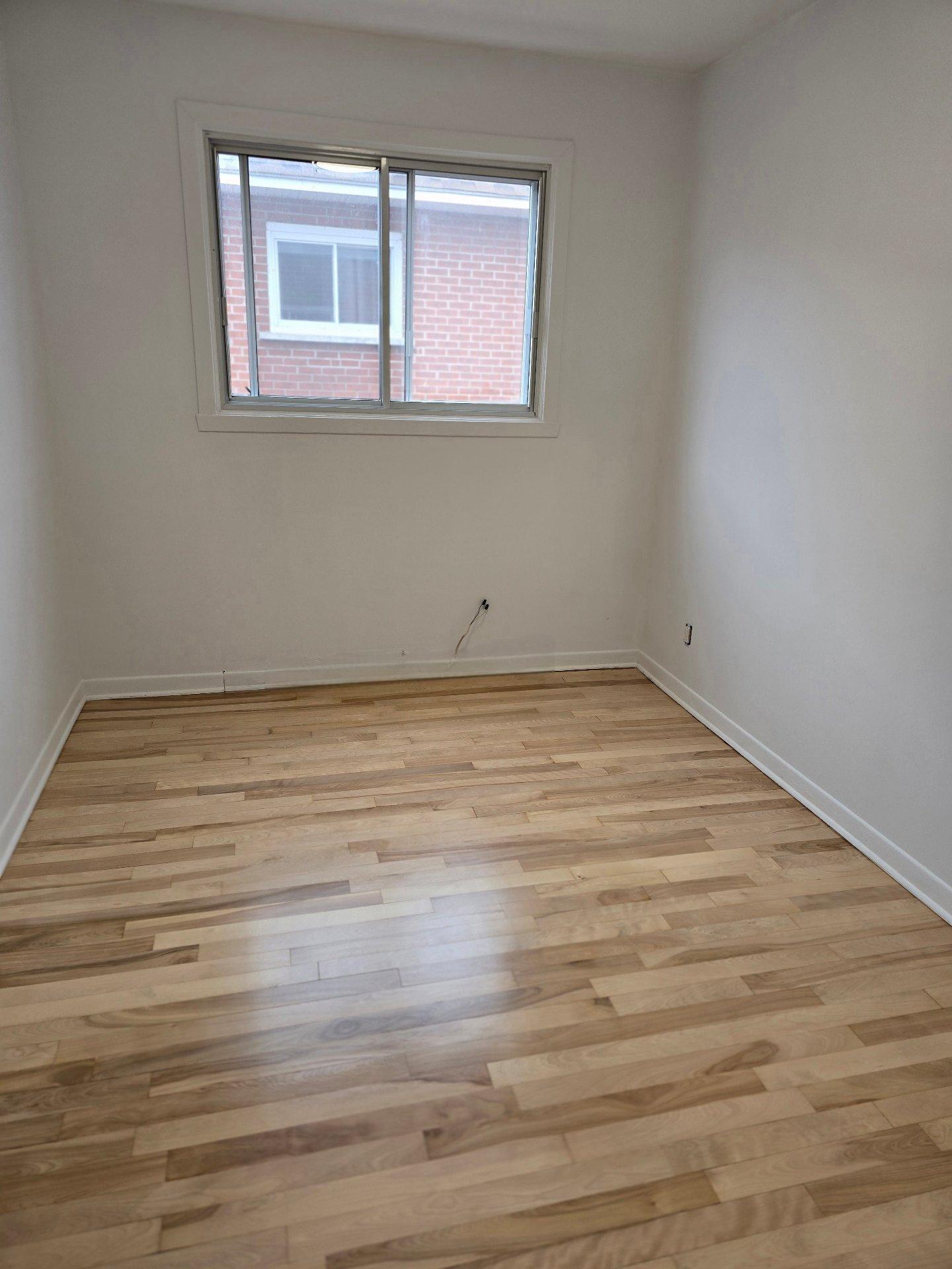 









581


15e Avenue

,
Montréal (LaSalle),




QC
H8P2S1

