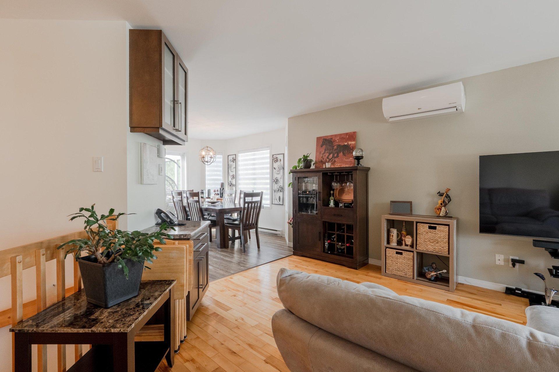 









284


Rue des Grands-Ducs

,
Sherbrooke (Brompton/Rock Forest/Saint-Élie/Deauville),




QC
J1R0S3

