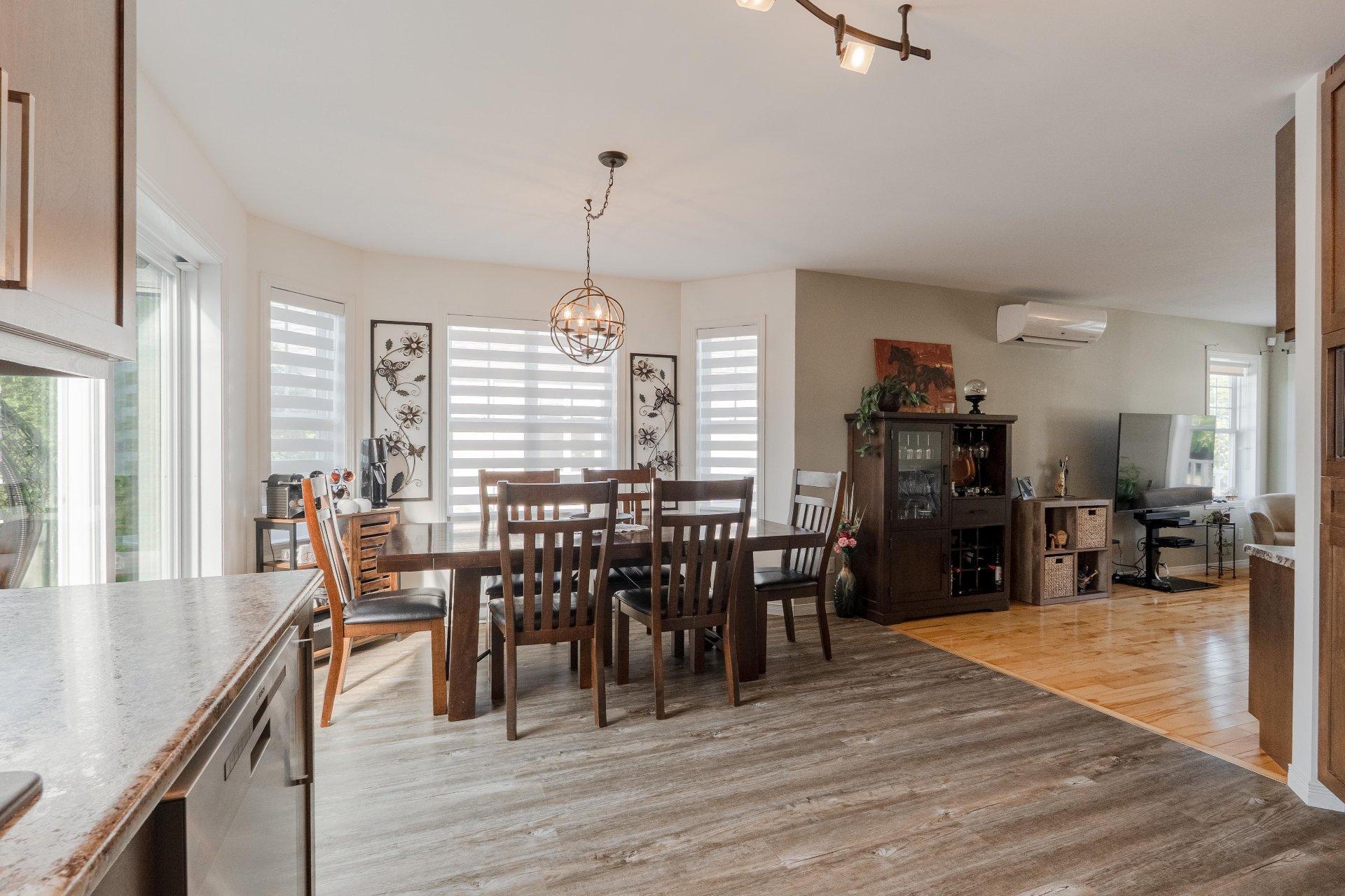 









284


Rue des Grands-Ducs

,
Sherbrooke (Brompton/Rock Forest/Saint-Élie/Deauville),




QC
J1R0S3

