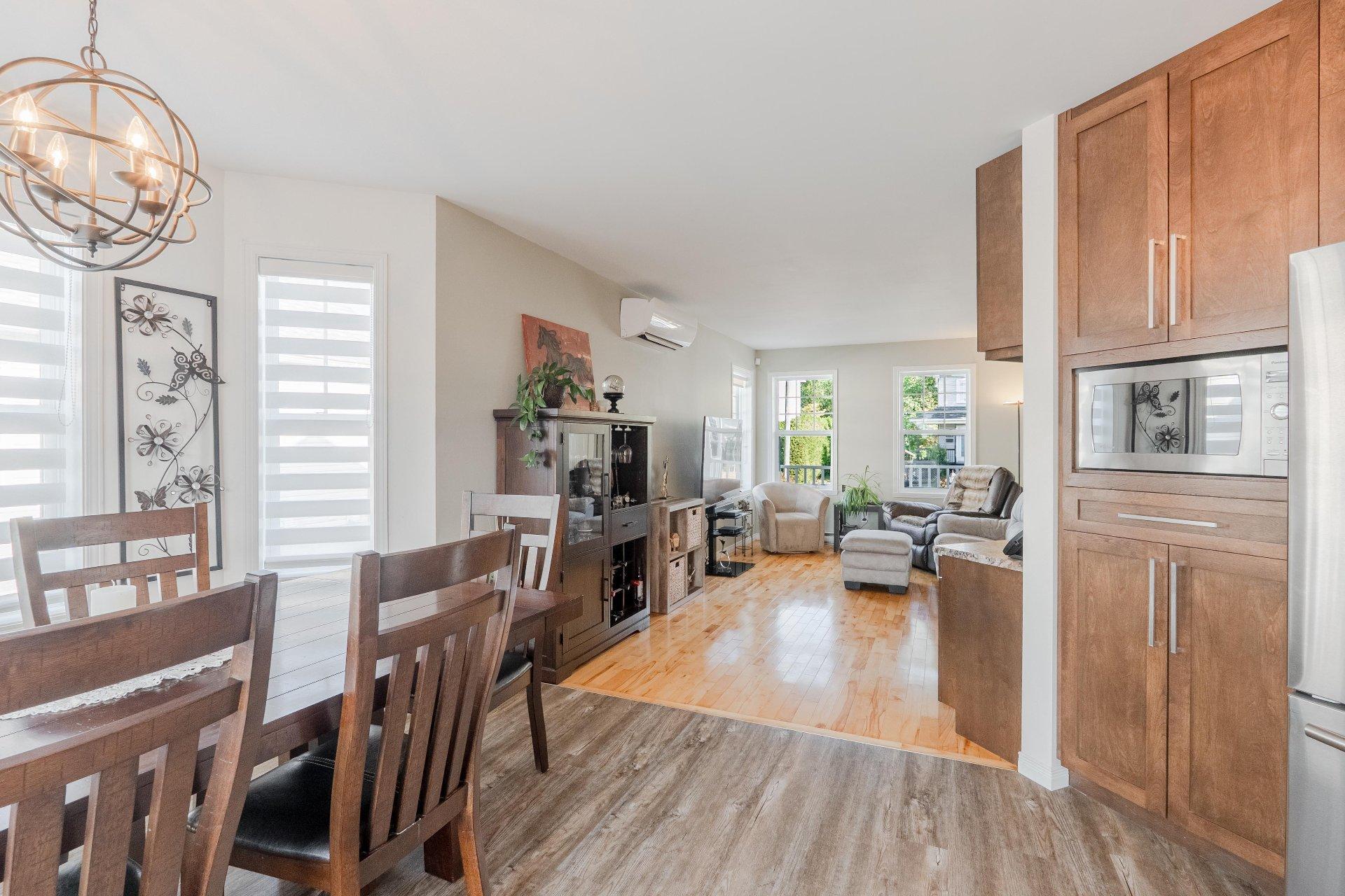 









284


Rue des Grands-Ducs

,
Sherbrooke (Brompton/Rock Forest/Saint-Élie/Deauville),




QC
J1R0S3

