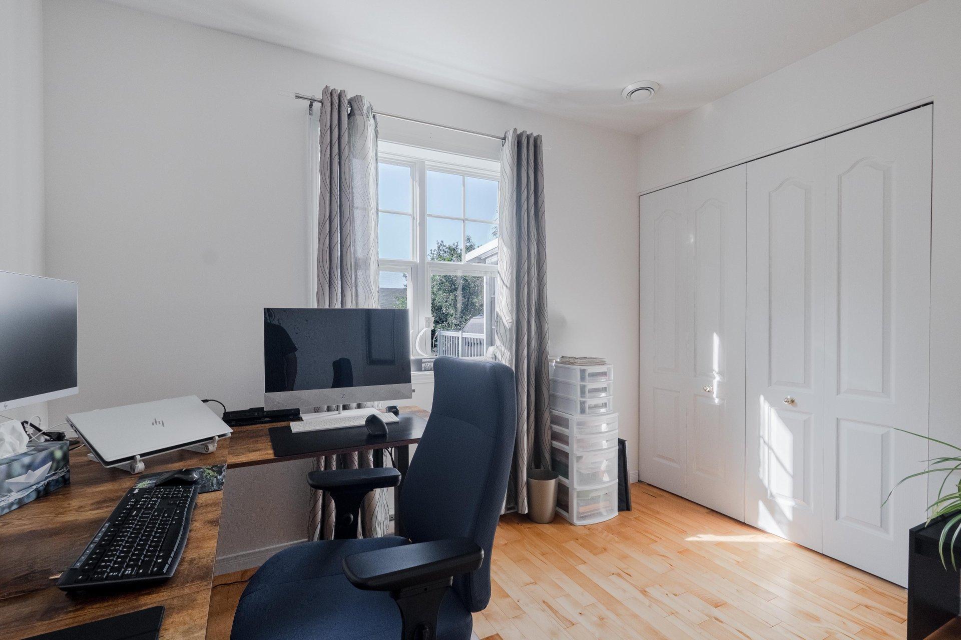 









284


Rue des Grands-Ducs

,
Sherbrooke (Brompton/Rock Forest/Saint-Élie/Deauville),




QC
J1R0S3

