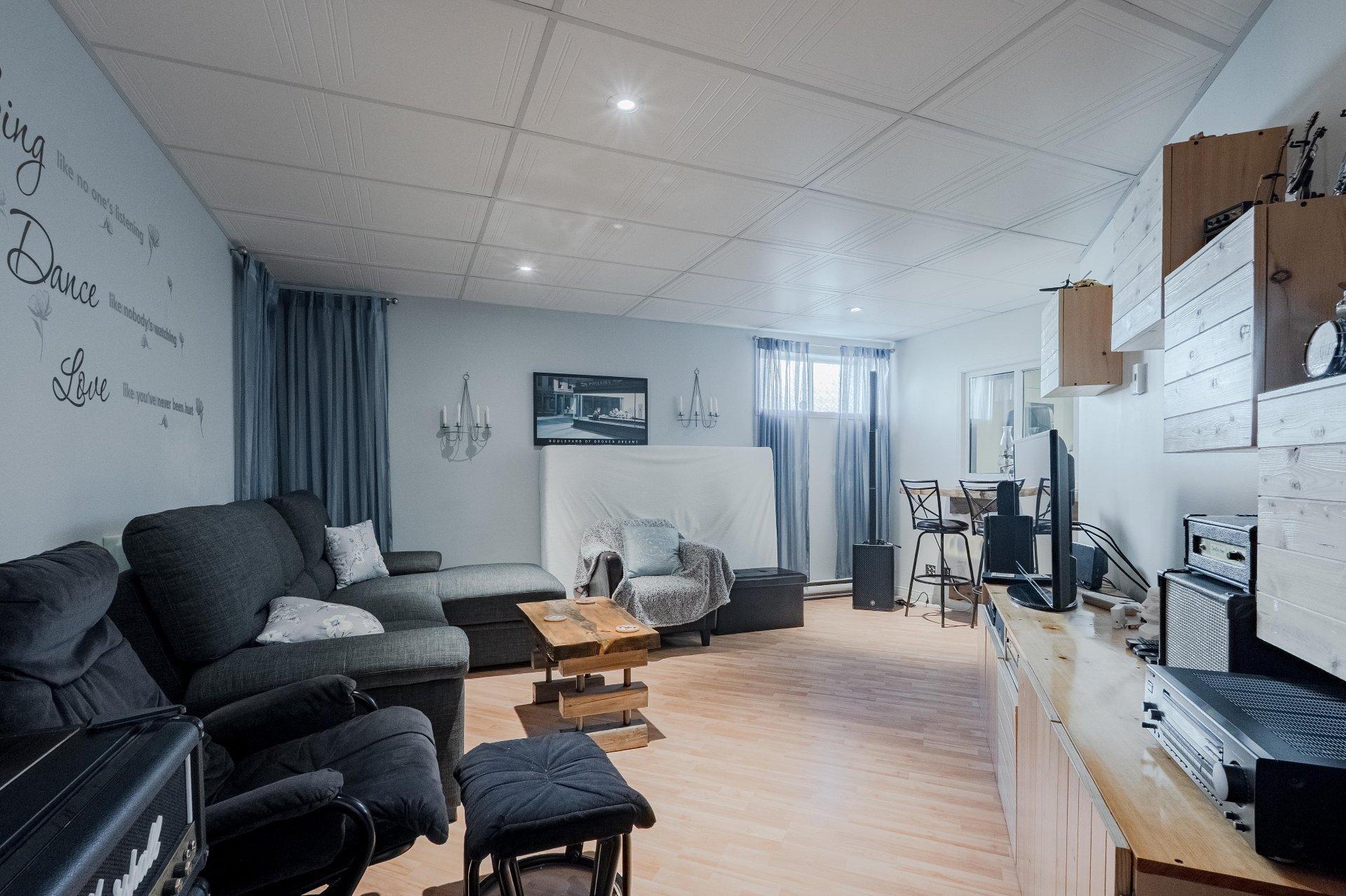 









284


Rue des Grands-Ducs

,
Sherbrooke (Brompton/Rock Forest/Saint-Élie/Deauville),




QC
J1R0S3

