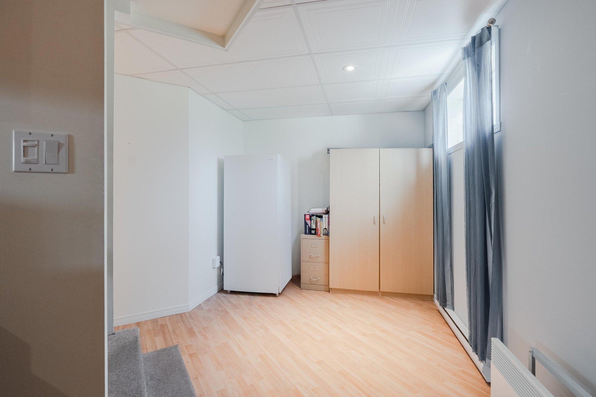 









284


Rue des Grands-Ducs

,
Sherbrooke (Brompton/Rock Forest/Saint-Élie/Deauville),




QC
J1R0S3

