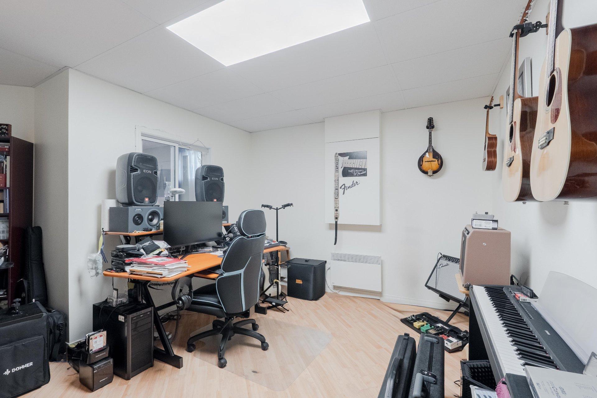 









284


Rue des Grands-Ducs

,
Sherbrooke (Brompton/Rock Forest/Saint-Élie/Deauville),




QC
J1R0S3

