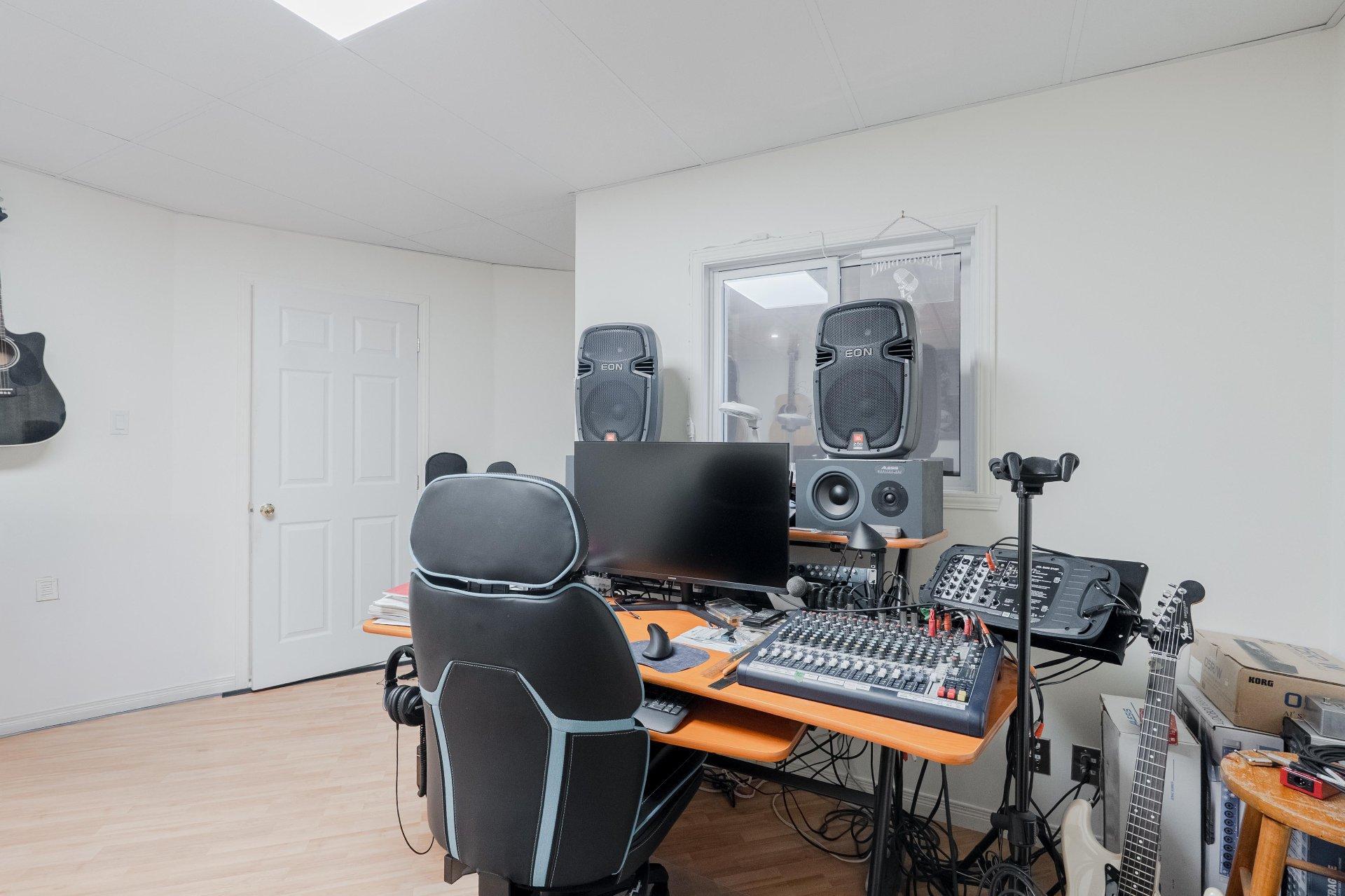 









284


Rue des Grands-Ducs

,
Sherbrooke (Brompton/Rock Forest/Saint-Élie/Deauville),




QC
J1R0S3

