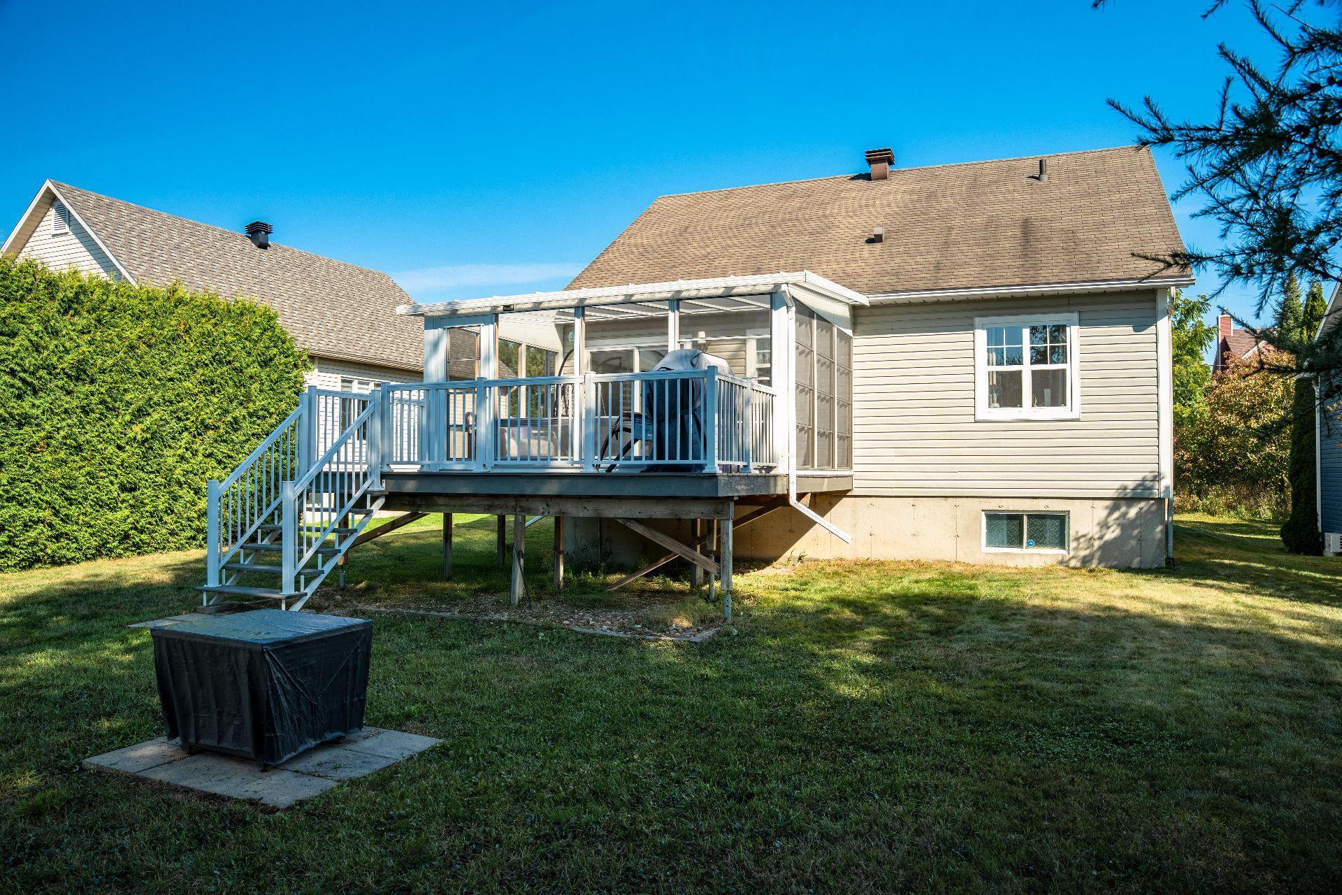 









284


Rue des Grands-Ducs

,
Sherbrooke (Brompton/Rock Forest/Saint-Élie/Deauville),




QC
J1R0S3

