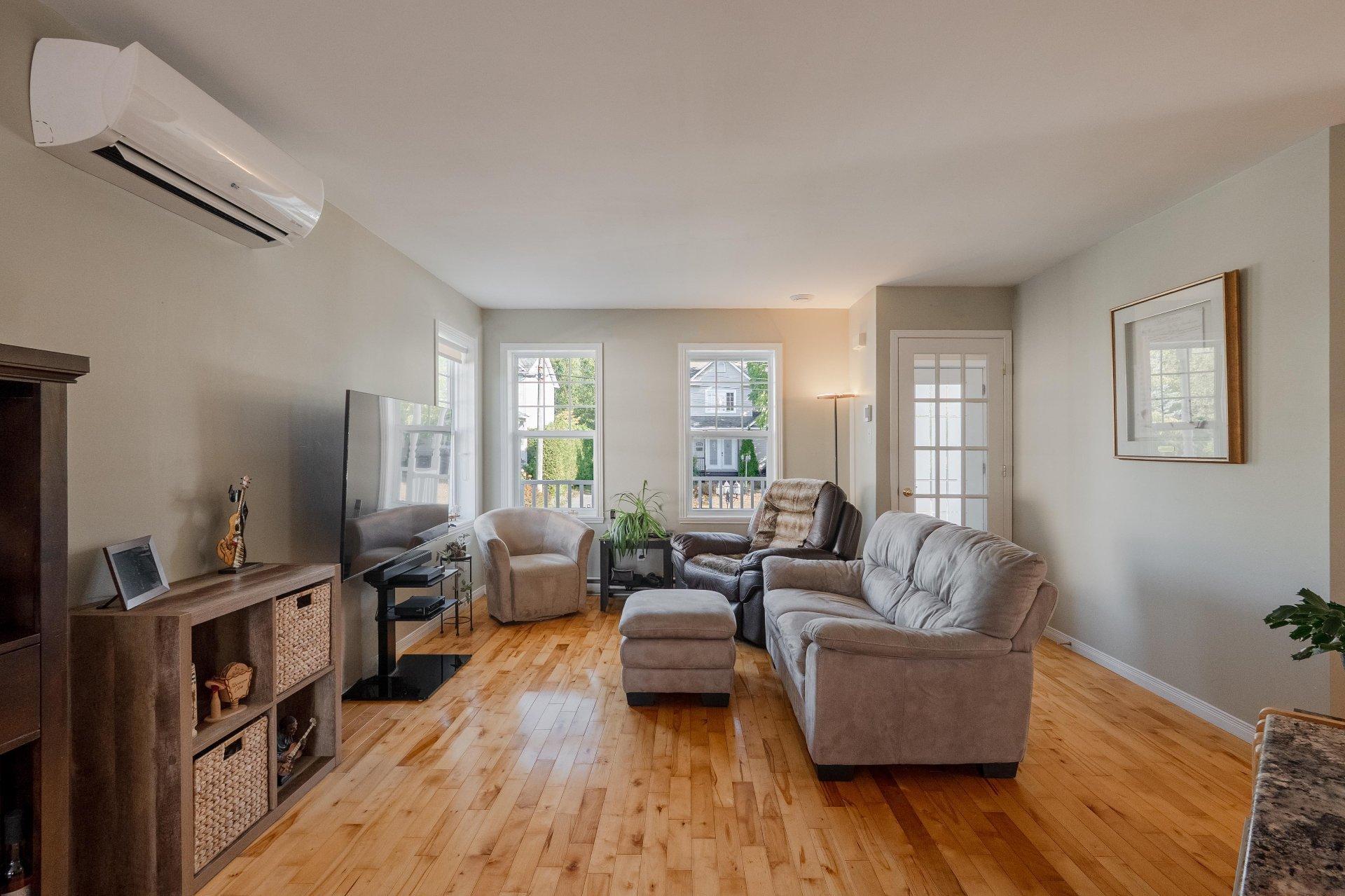 









284


Rue des Grands-Ducs

,
Sherbrooke (Brompton/Rock Forest/Saint-Élie/Deauville),




QC
J1R0S3

