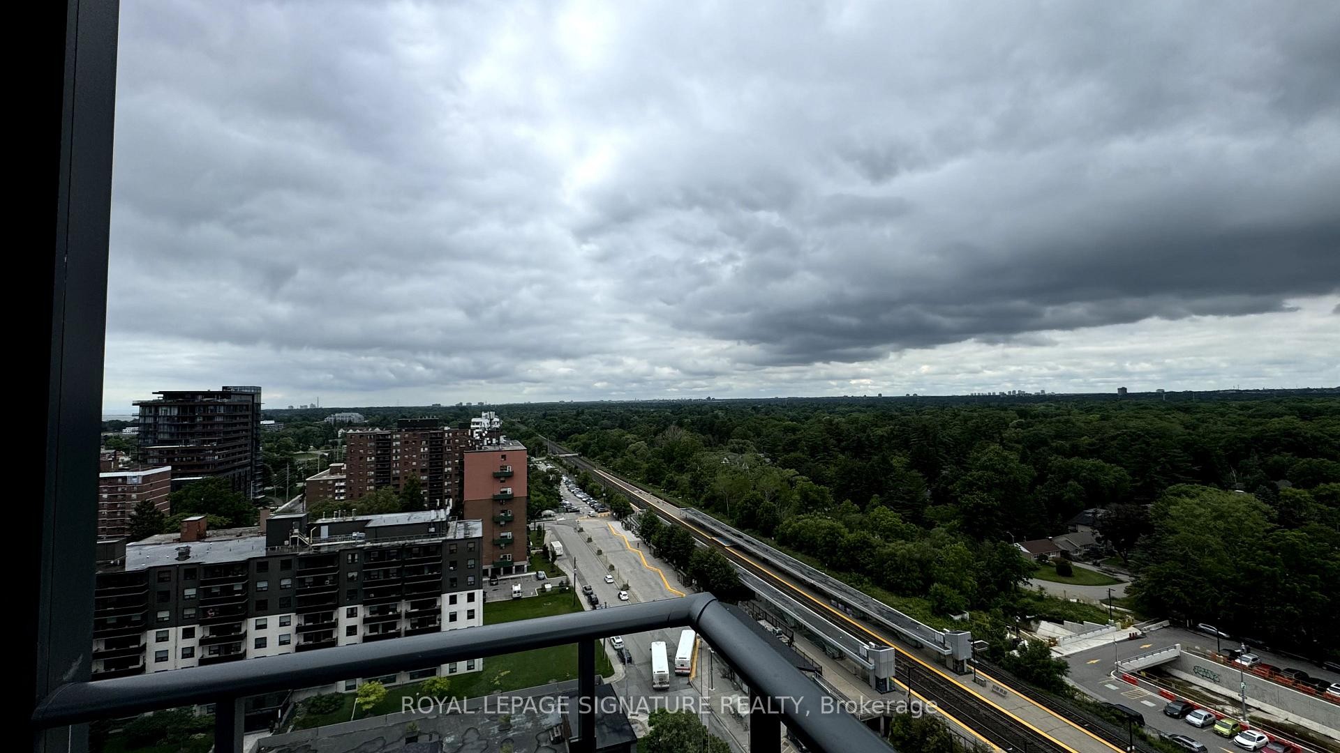









28


Ann

Street, 1415,
Mississauga,




ON
L5G 0E1


