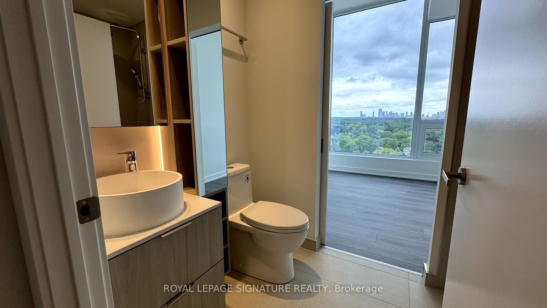 









28


Ann

Street, 1415,
Mississauga,




ON
L5G 0E1

