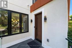 Modern Luxury in an Unrivalled Oakville Setting!