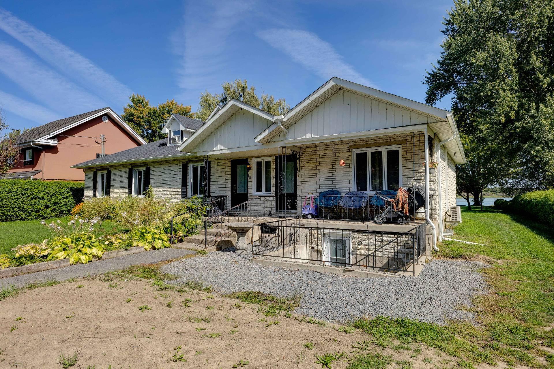 









16

 - 16A


Boul. René-Fortin

,
Saint-Paul-de-l'Île-aux-Noix,




QC
J0J1G0

