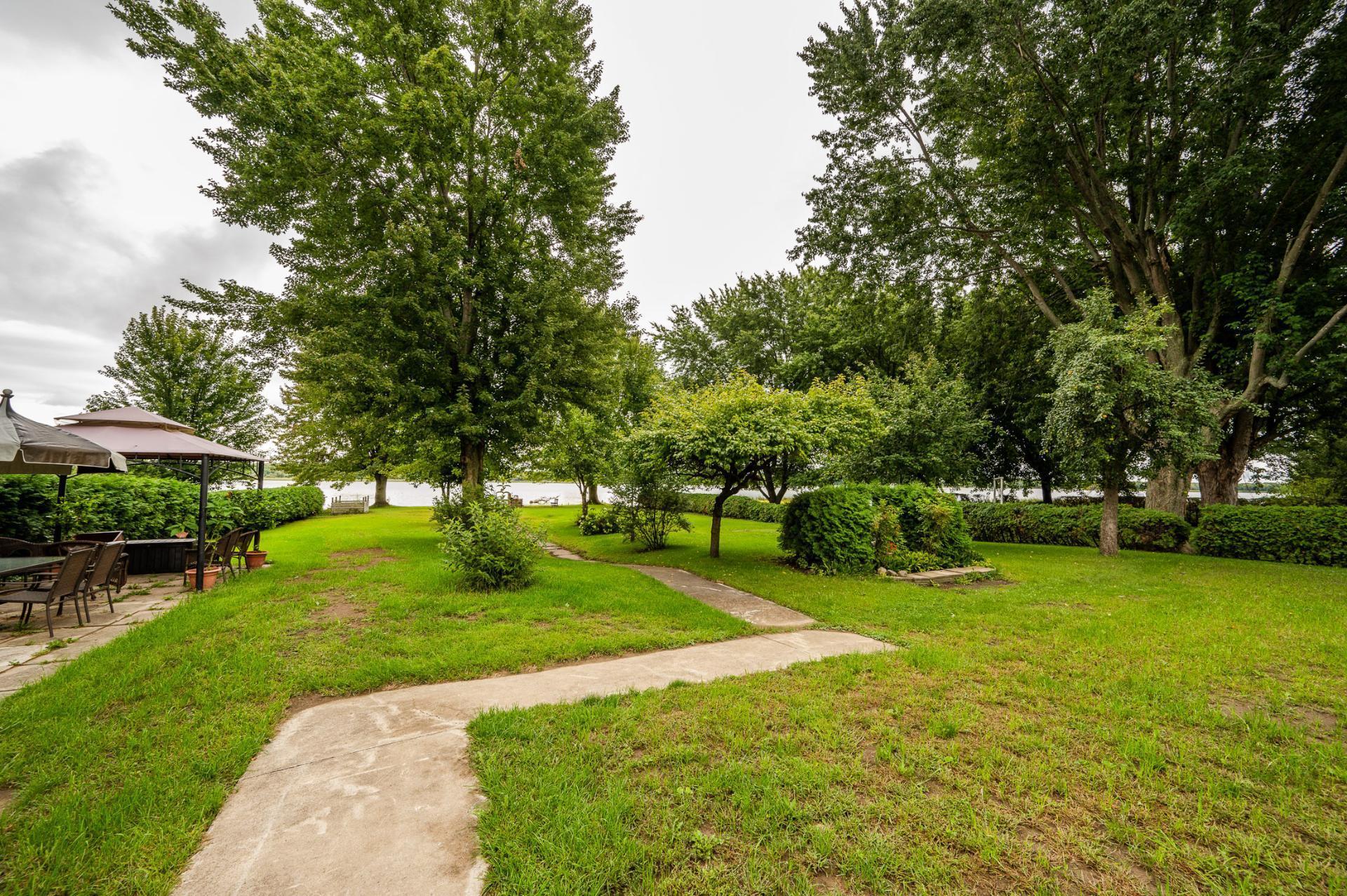 









16

 - 16A


Boul. René-Fortin

,
Saint-Paul-de-l'Île-aux-Noix,




QC
J0J1G0


