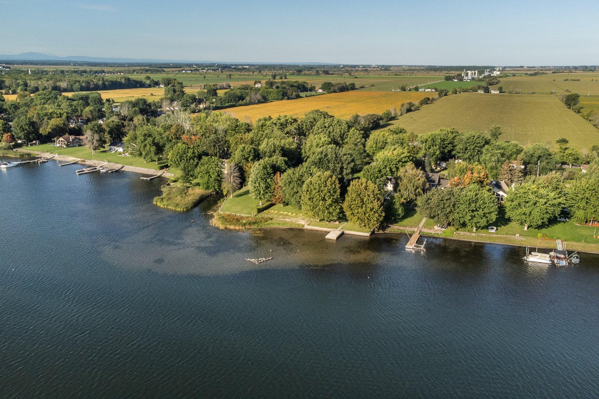 









16

 - 16A


Boul. René-Fortin

,
Saint-Paul-de-l'Île-aux-Noix,




QC
J0J1G0


