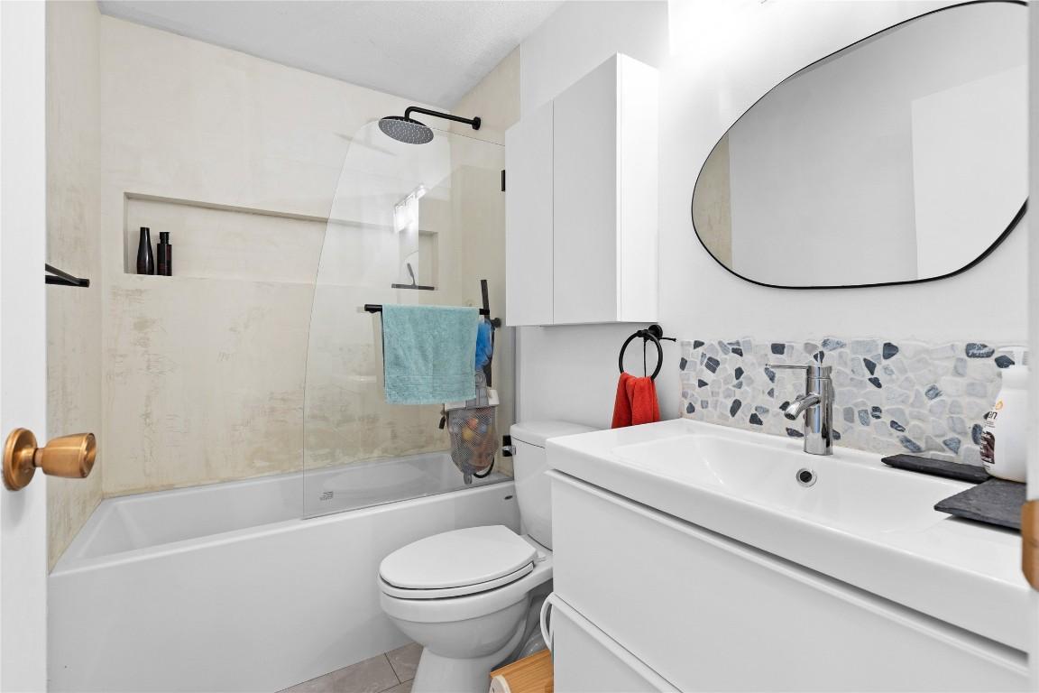 









3160


De Montreuil

Court, 406,
Kelowna,




BC
V1W 3W3

