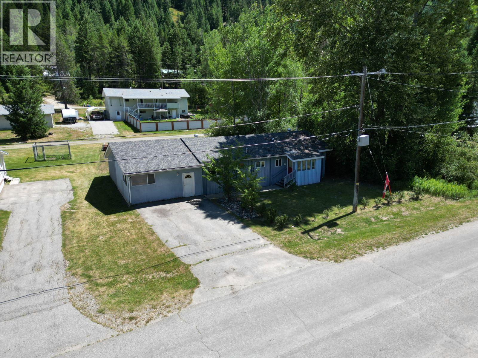 












568 N Kimberly Avenue

,
Greenwood,




British Columbia
V0H1J0

