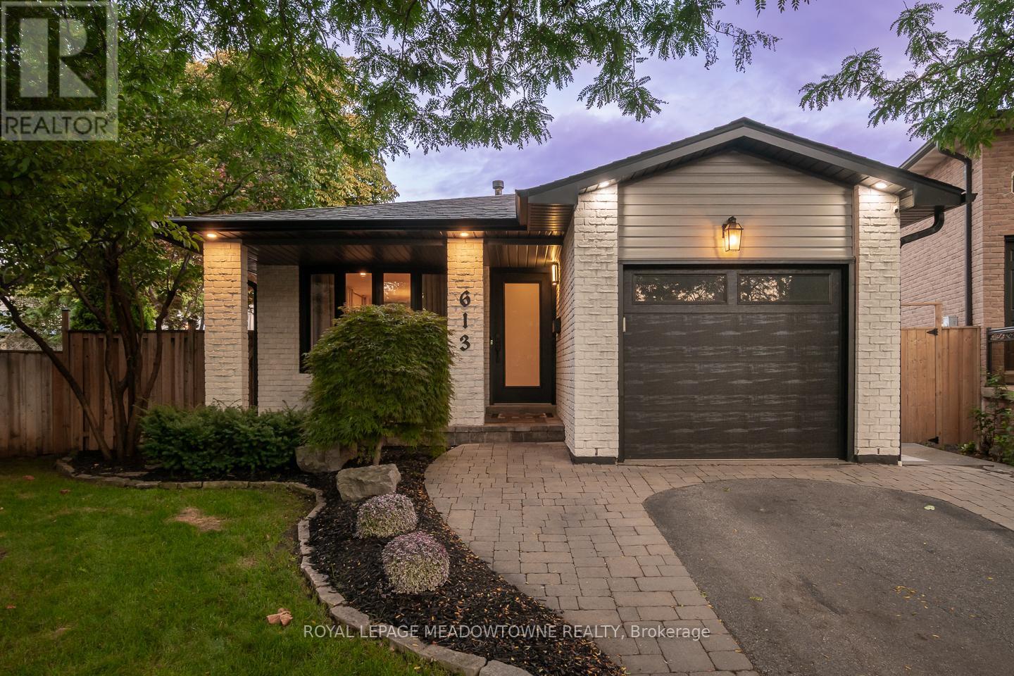 












613 FOSTER COURT

,
Milton,




Ontario
L9T4P1

