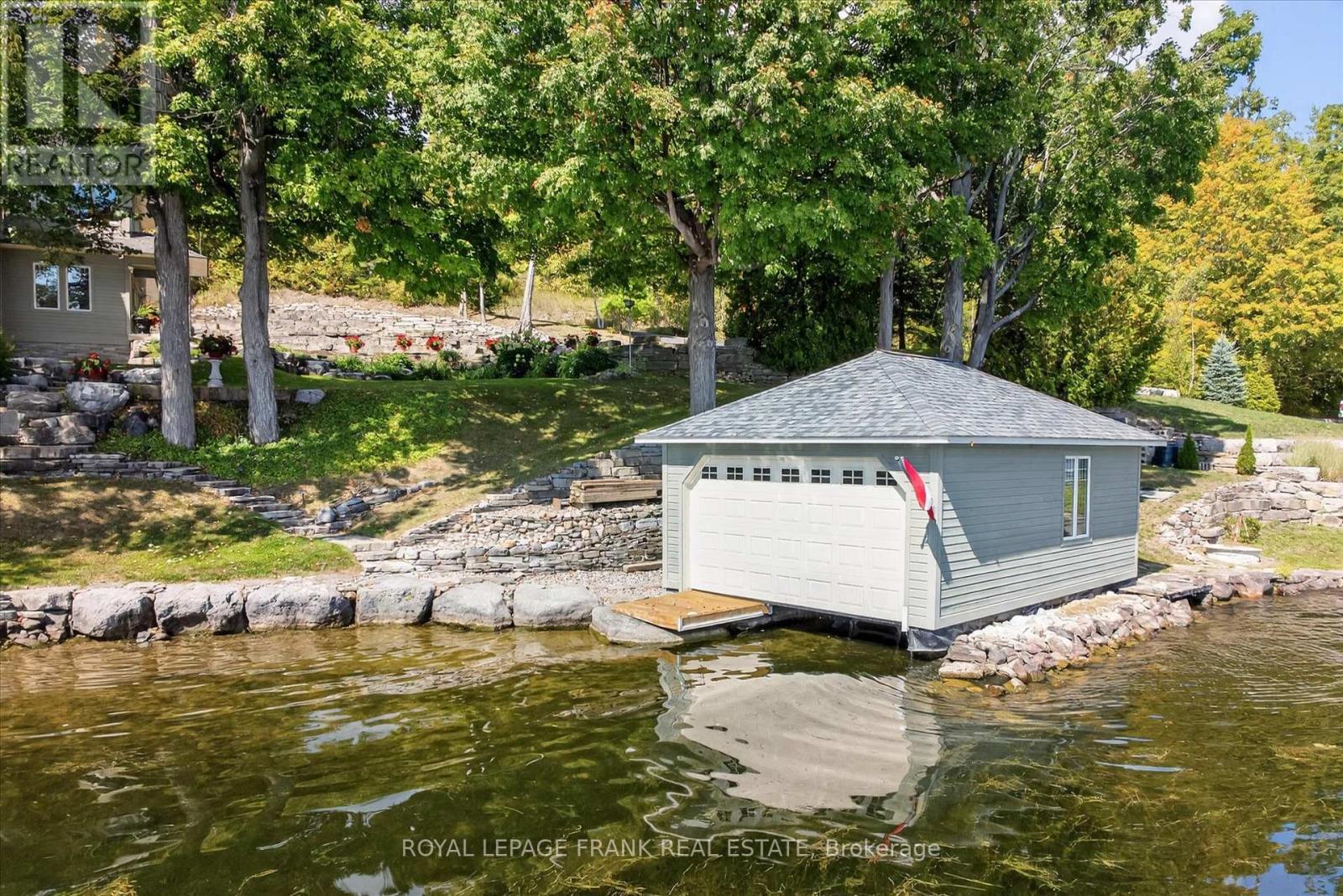 












3081 BEACHWOOD DRIVE

,
Selwyn,




Ontario
K0L2H0

