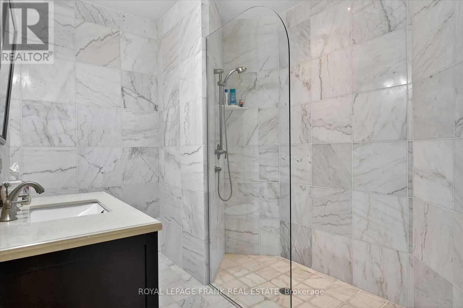 












3081 BEACHWOOD DRIVE

,
Selwyn,




Ontario
K0L2H0

