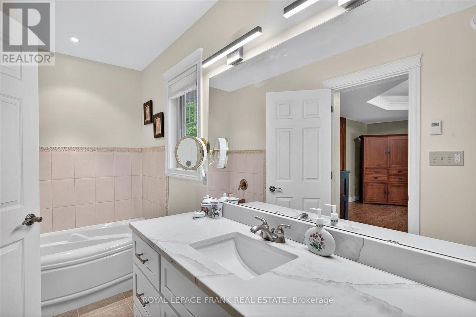 












3081 BEACHWOOD DRIVE

,
Selwyn,




Ontario
K0L2H0

