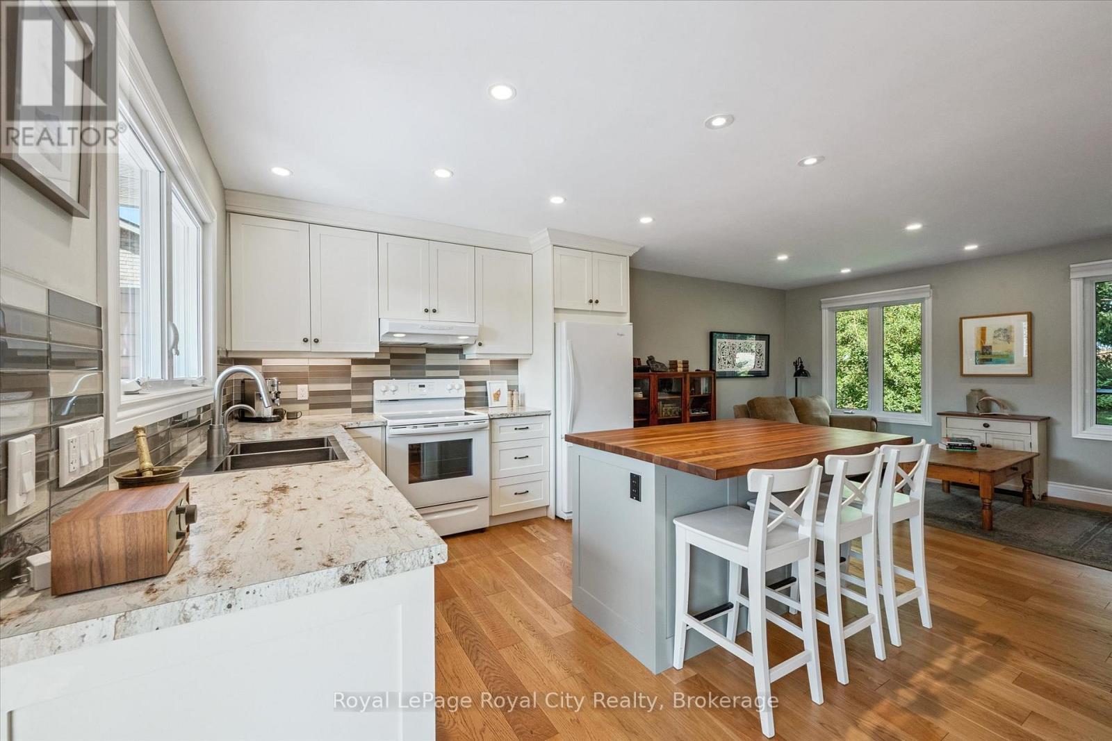 












5900 2ND LINE E

,
Guelph/Eramosa,




Ontario
N0B1B0

