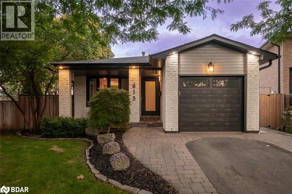 












613 FOSTER Court

,
Milton,




Ontario
L9T4P1


