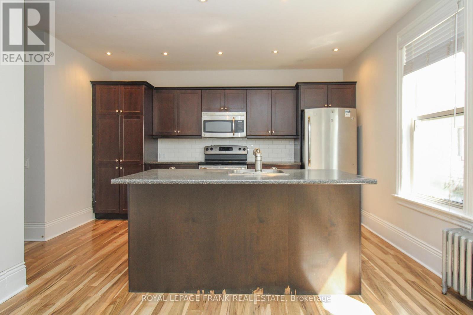 












140 ANTRIM STREET

,
Peterborough (Town Ward 3),




Ontario
K9H3G3

