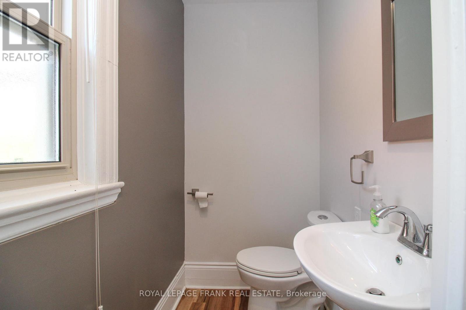 












140 ANTRIM STREET

,
Peterborough (Town Ward 3),




Ontario
K9H3G3

