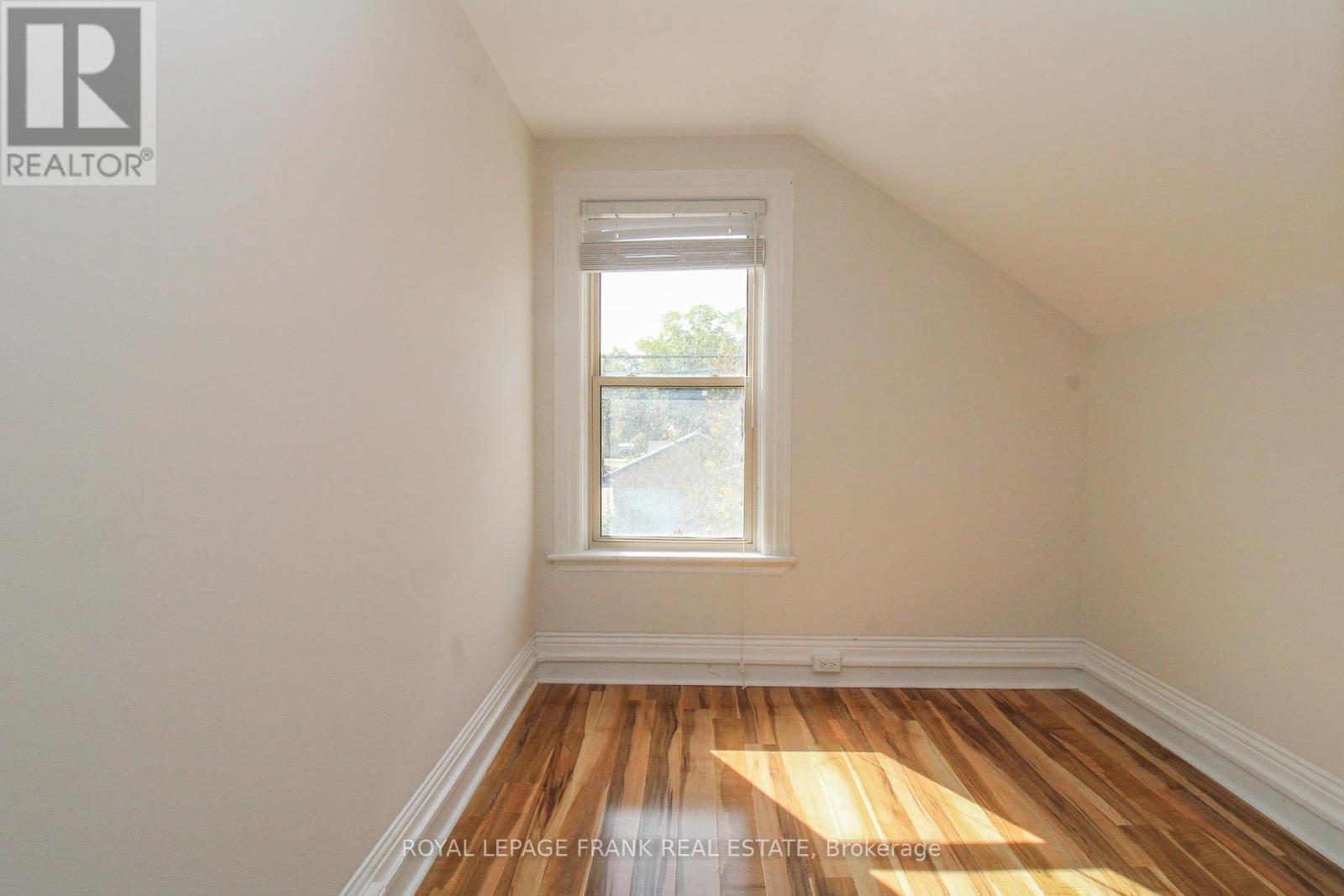 












140 ANTRIM STREET

,
Peterborough (Town Ward 3),




Ontario
K9H3G3

