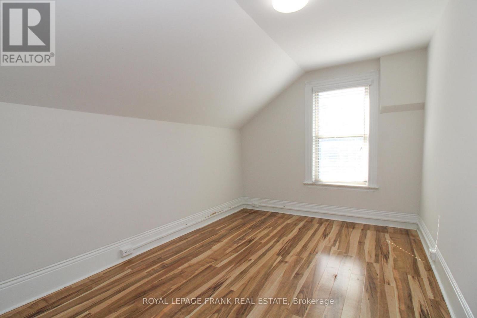 












140 ANTRIM STREET

,
Peterborough (Town Ward 3),




Ontario
K9H3G3

