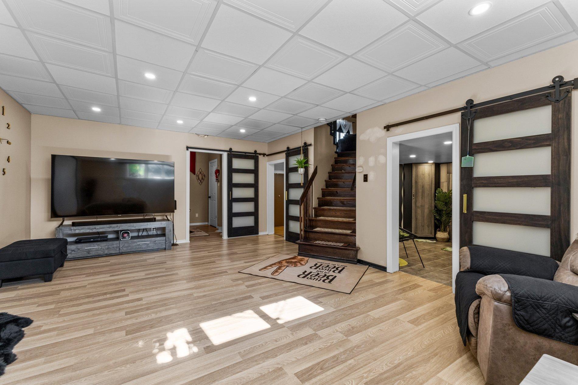 









83

 - 89


Rue Gilmore

,
Mont-Saint-Grégoire,




QC
J0J1K0

