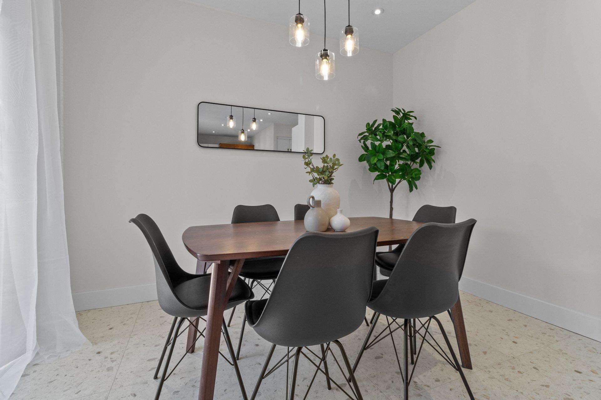 









8840


Rue Berri

,
Montréal (Ahuntsic-Cartierville),




QC
H2M1P6

