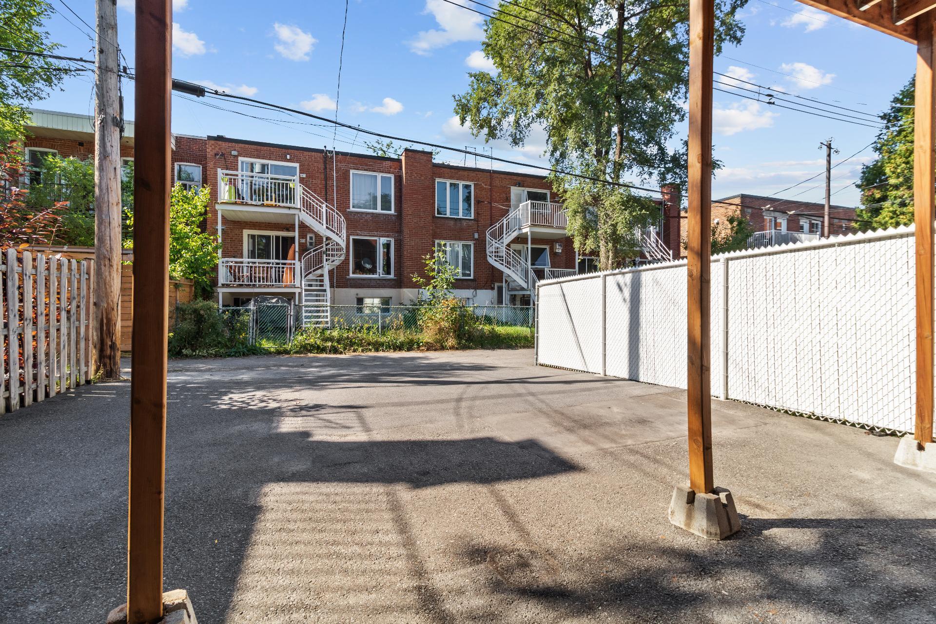 









8842


Rue Berri

,
Montréal (Ahuntsic-Cartierville),




QC
H2M1P6

