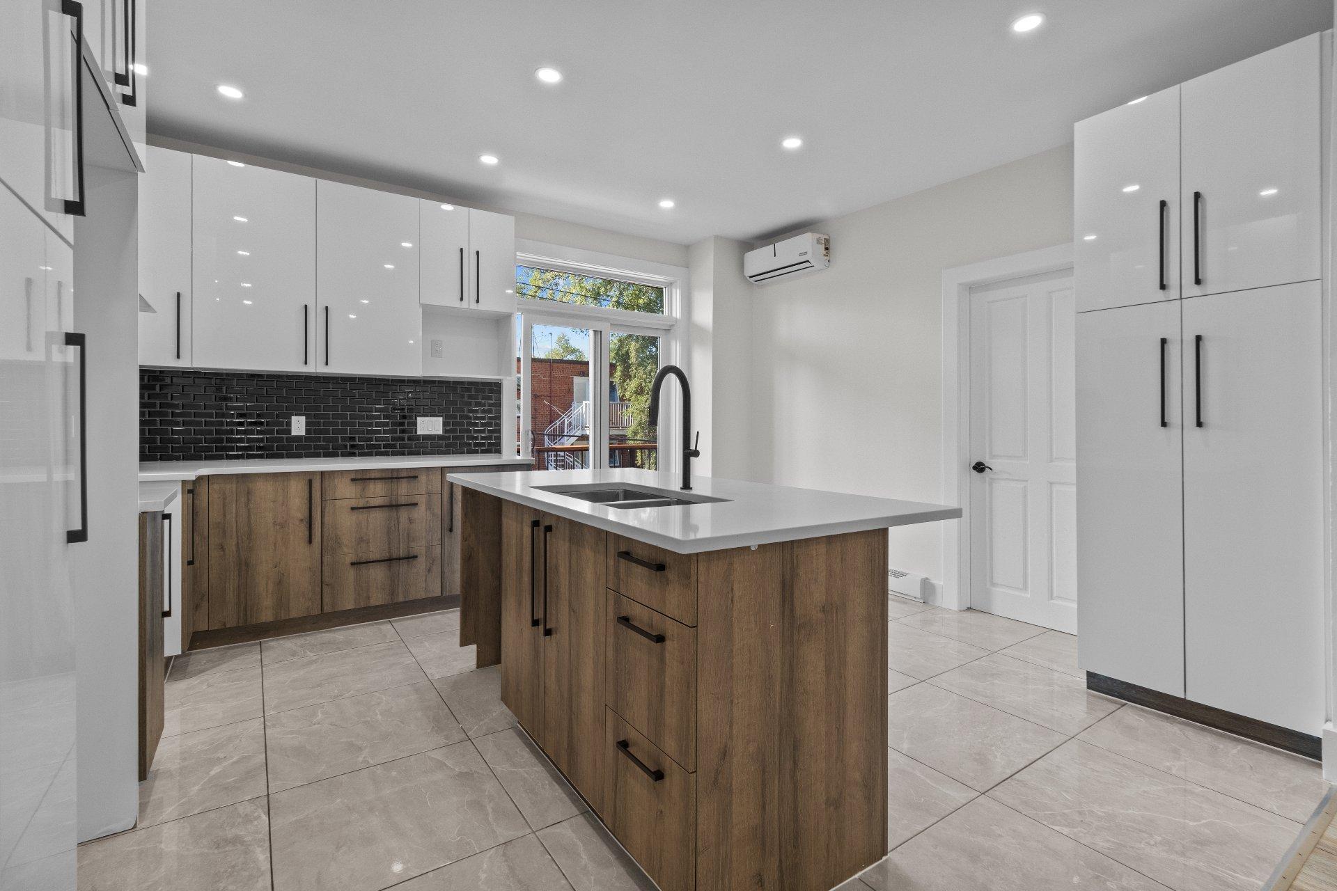 









8842


Rue Berri

,
Montréal (Ahuntsic-Cartierville),




QC
H2M1P6

