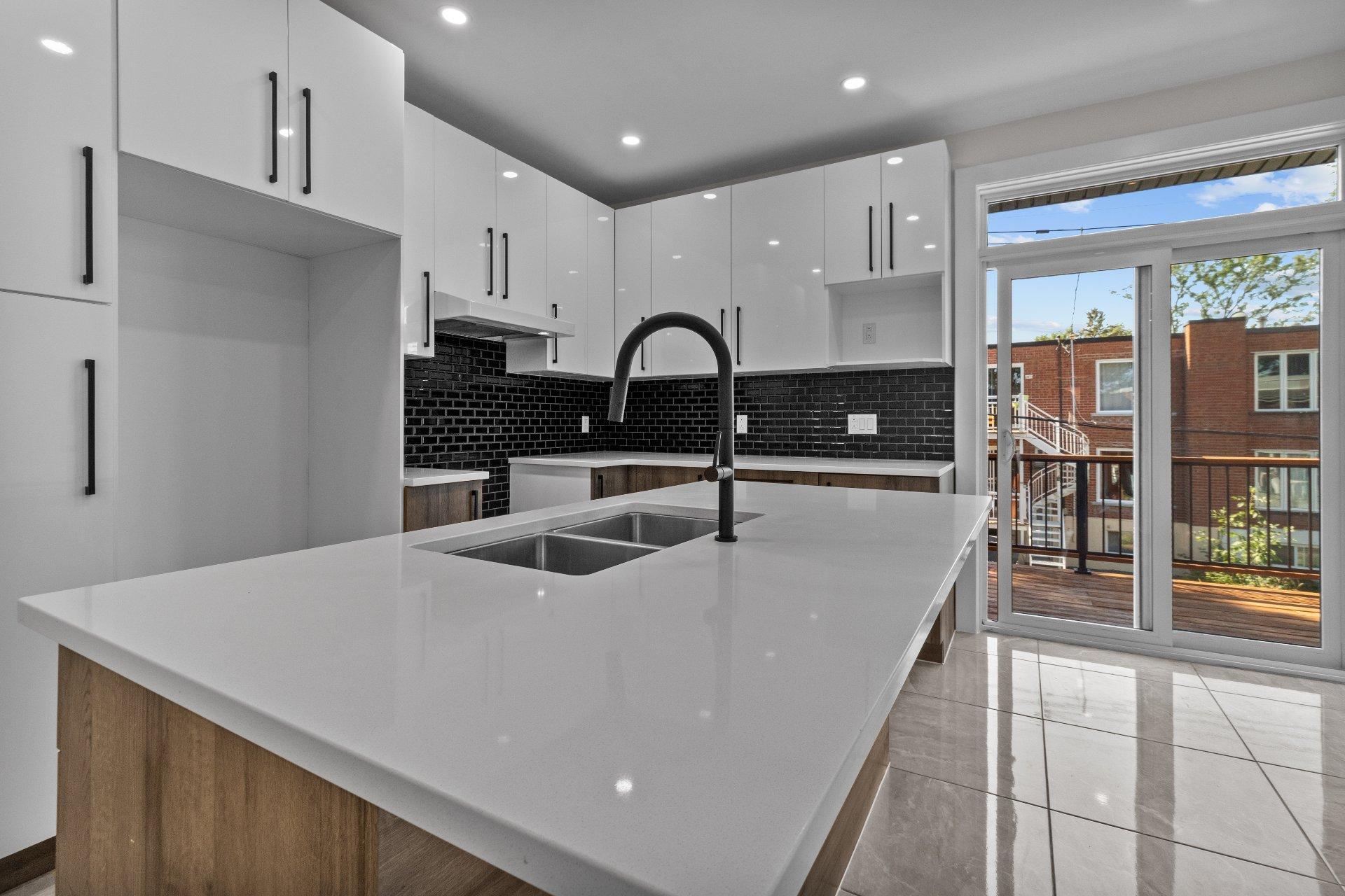 









8842


Rue Berri

,
Montréal (Ahuntsic-Cartierville),




QC
H2M1P6

