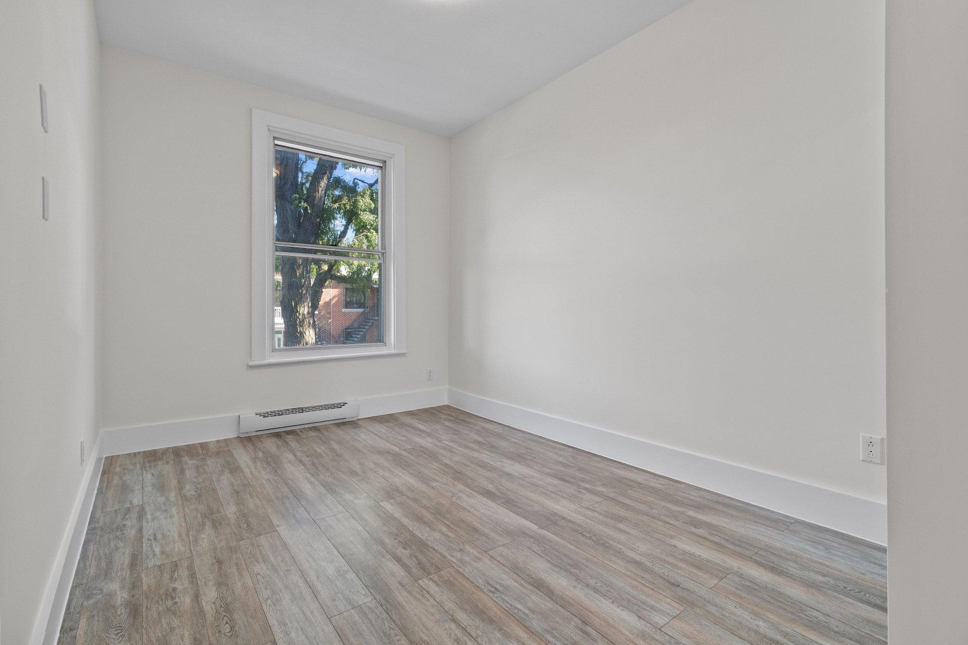 









8842


Rue Berri

,
Montréal (Ahuntsic-Cartierville),




QC
H2M1P6

