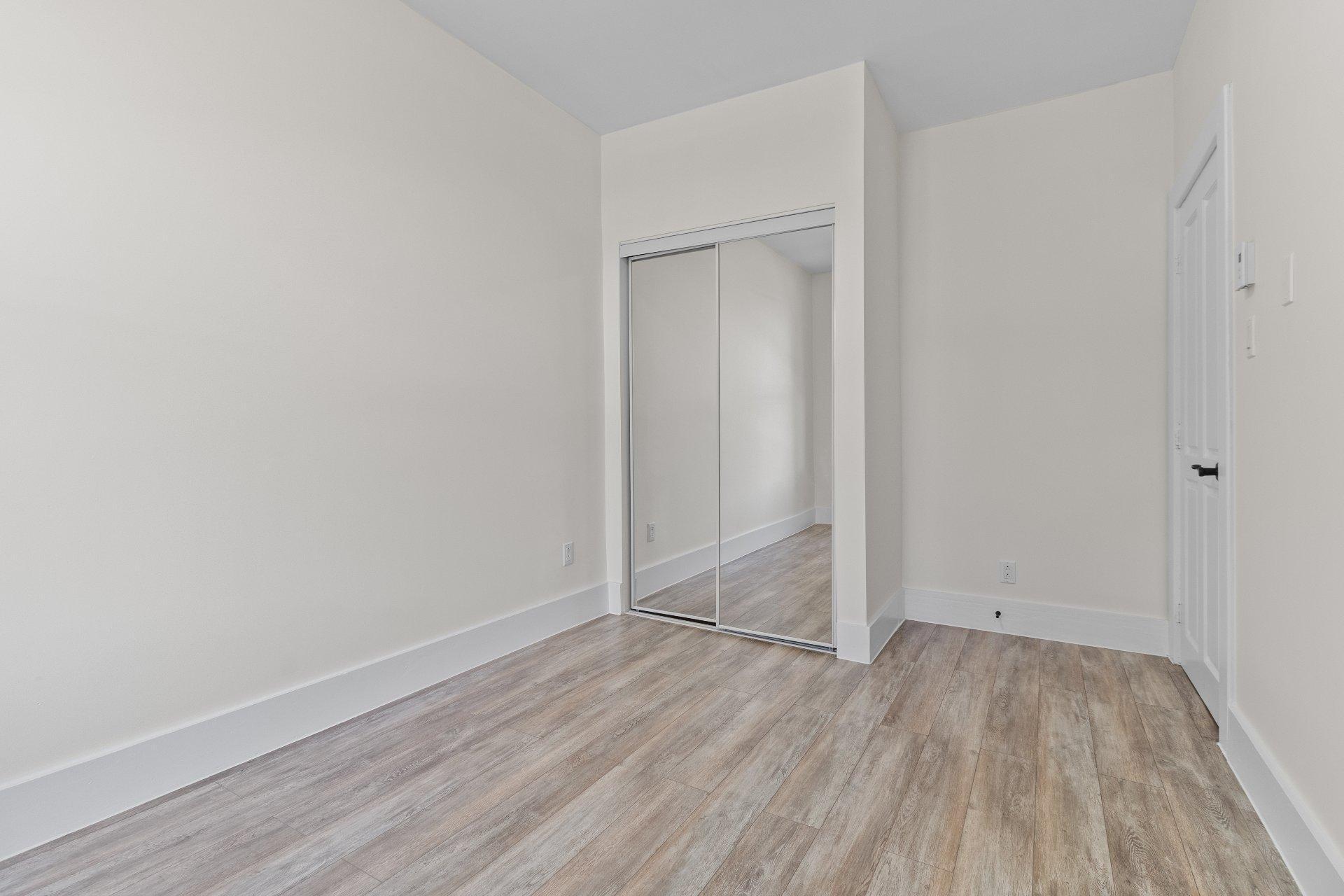 









8842


Rue Berri

,
Montréal (Ahuntsic-Cartierville),




QC
H2M1P6

