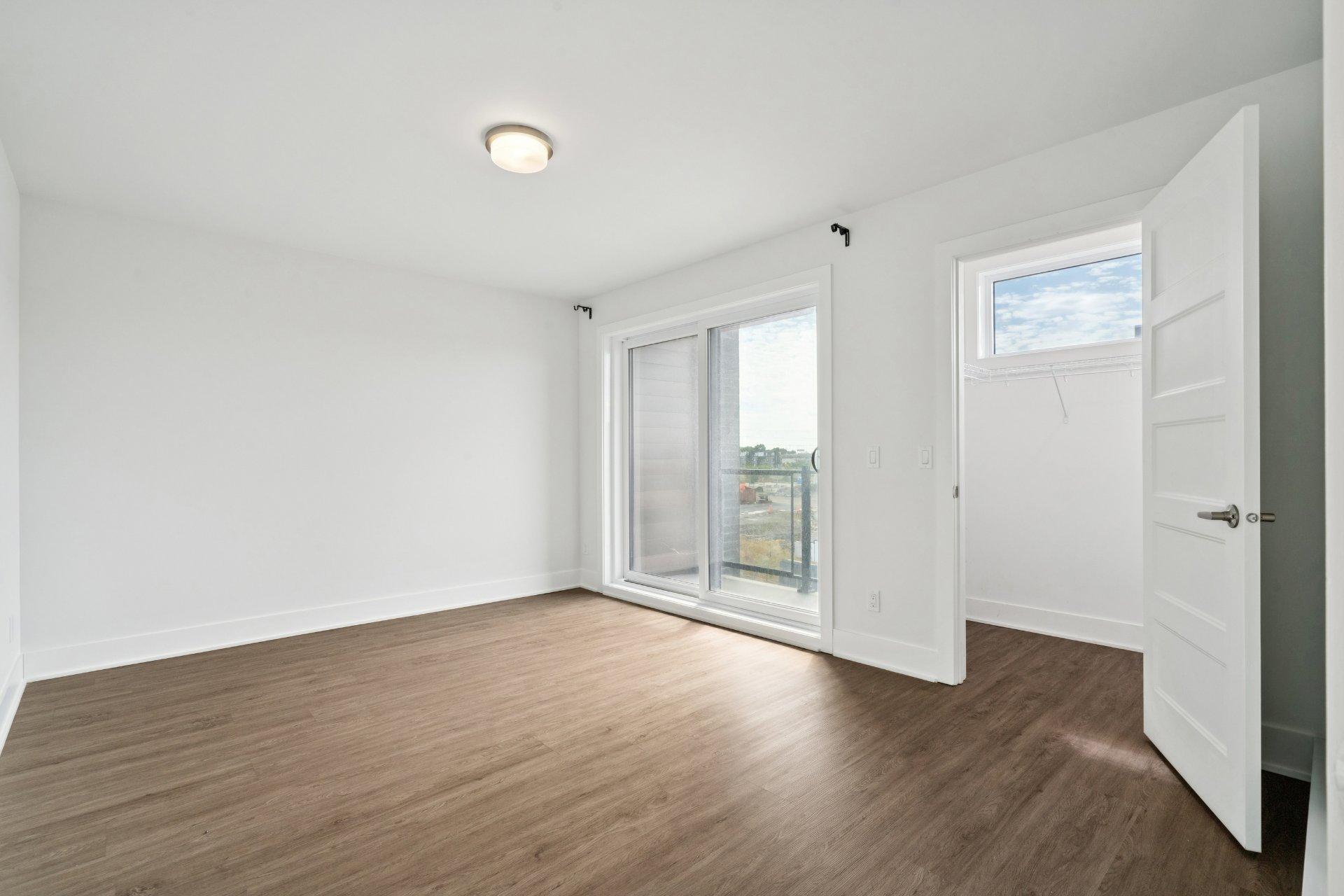 









346


Rue d'Émeraude

,
Candiac,




QC
J5R0S1

